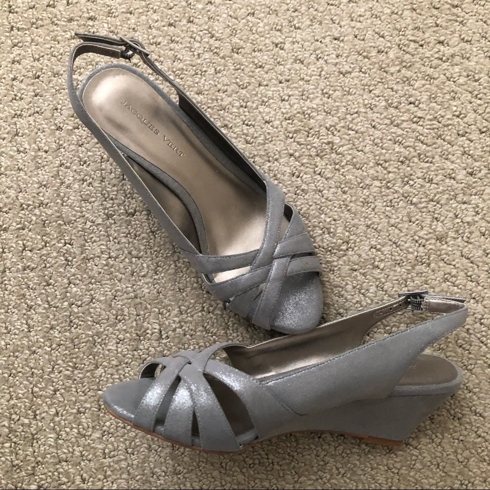 Evening shoes wedge heel silver by Jacques Vert.